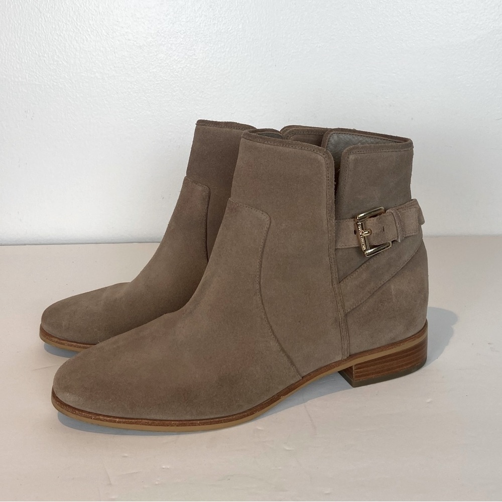 Michael Kors Women’s Ankle Boots Size 9M Suede Booties‎ Side Buckle Logo Beige